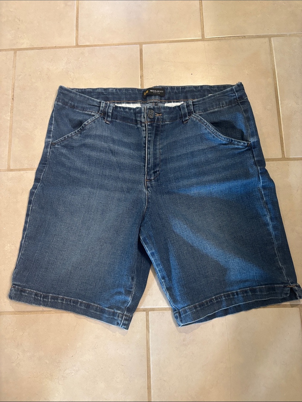 Lee Women’s Mid Rise Regular Fit Denim Shorts 8” Inseam